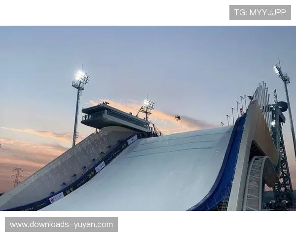 北京国际滑板公开赛首钢举行，吸引年轻选手